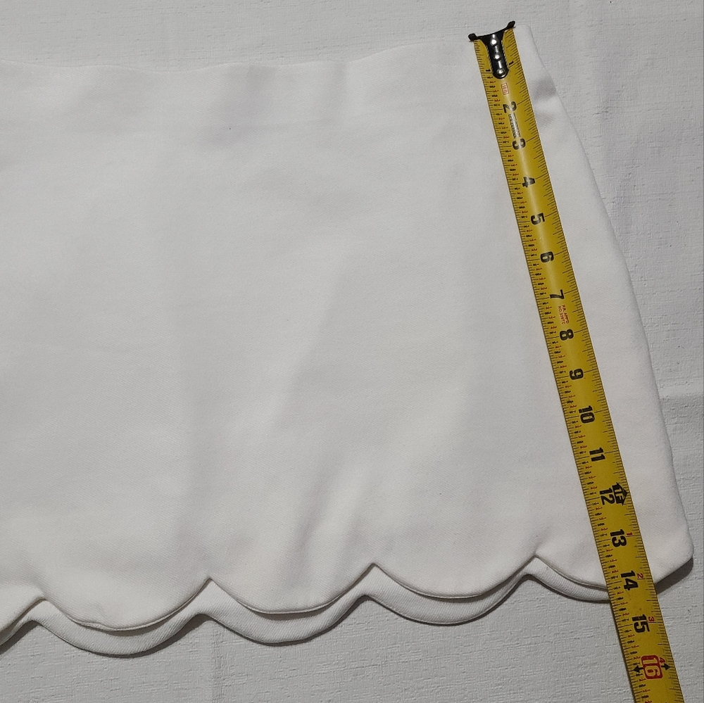 TOPSHOP Women's White Scalloped Mini Skirt sz 8 - Picture 3 of 5